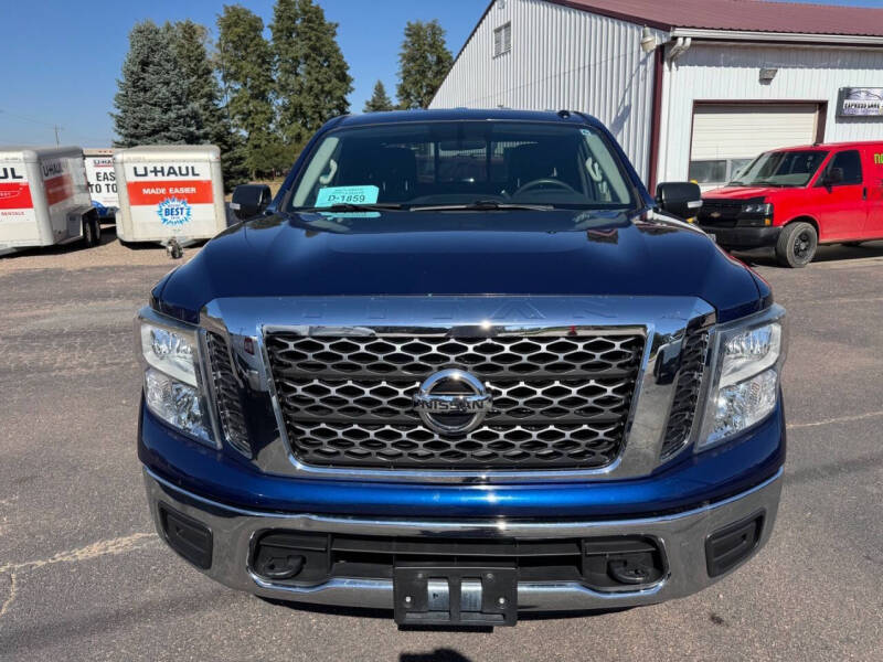 2017 Nissan Titan SV