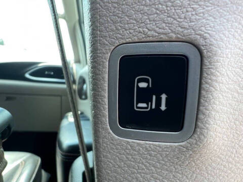 2017 Chrysler Pacifica Touring-L Plus