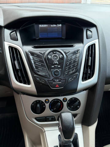 2012 Ford Focus SE