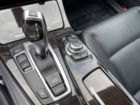 2012 BMW 5 Series 528i