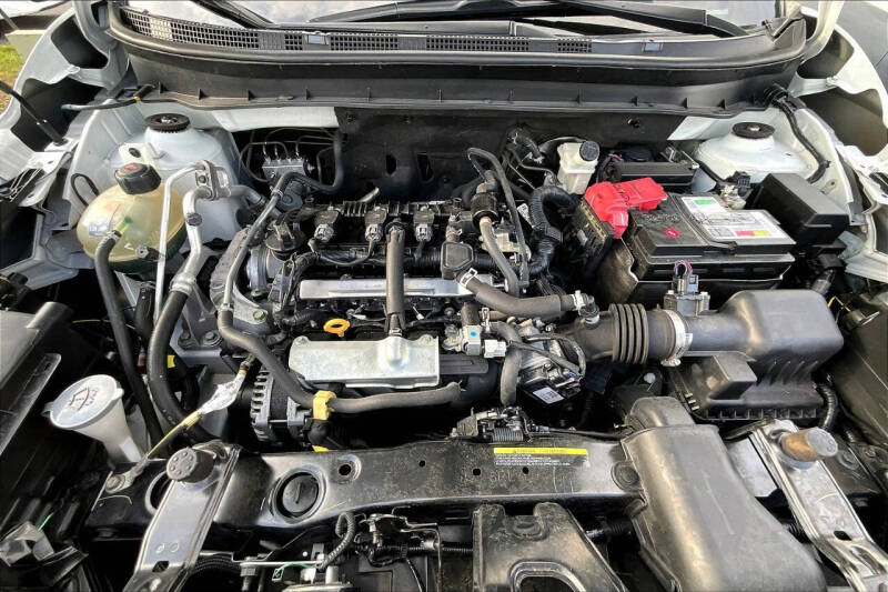 2022 Nissan Kicks SR