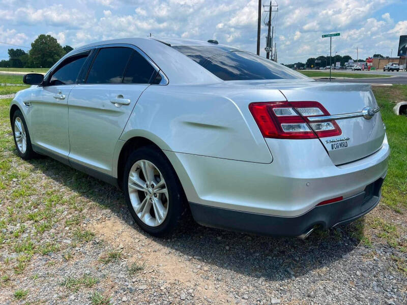 2018 Ford Taurus SEL