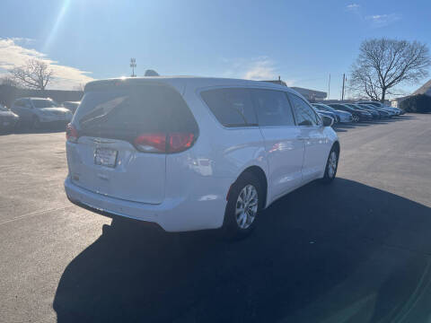 2018 Chrysler Pacifica Touring Plus
