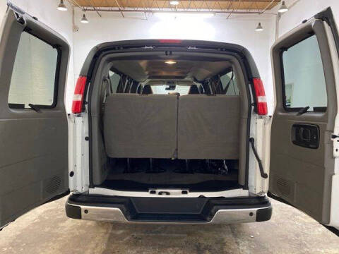 2025 Chevrolet Express LT 3500
