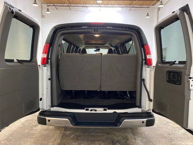 2025 Chevrolet Express LT 3500