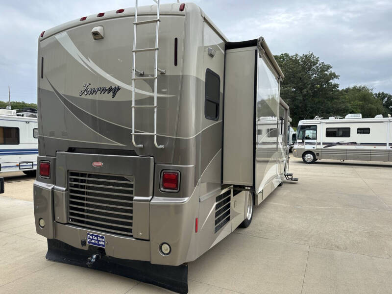 2008 Winnebago Journey