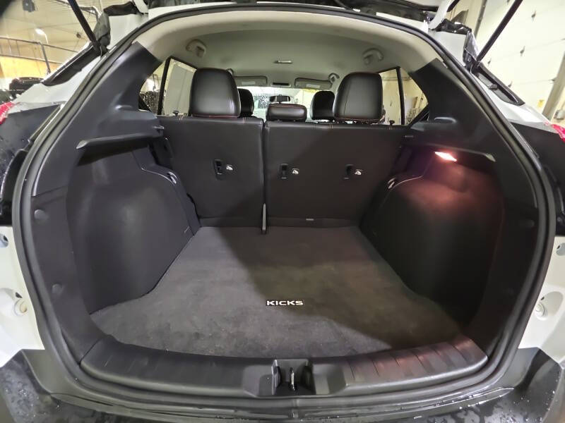 2019 Nissan Kicks SR