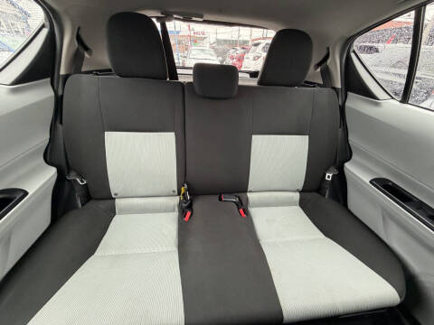 2013 Toyota Prius c One