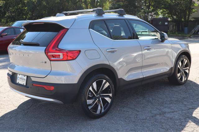 2023 Volvo XC40 B5 Ultimate Bright Theme