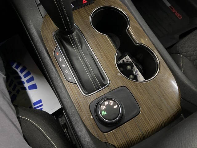 2017 GMC Acadia SLE-2