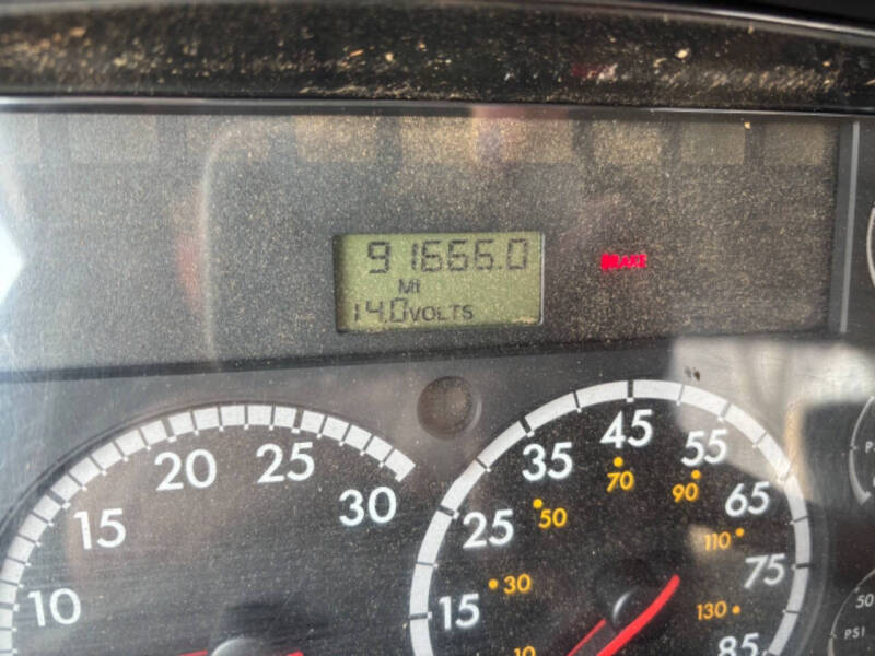 2009 Freightliner Business class M2