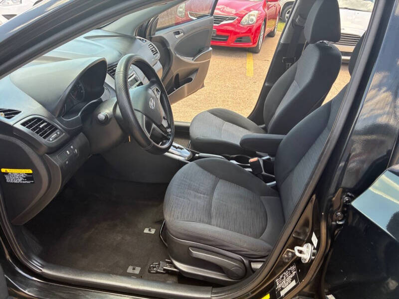 2016 Hyundai Accent SE
