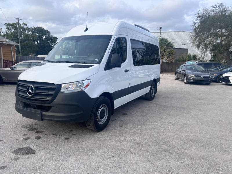 2024 Mercedes-Benz Sprinter Passenger Van Base's photo