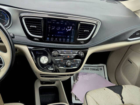 2018 Chrysler Pacifica Hybrid Limited