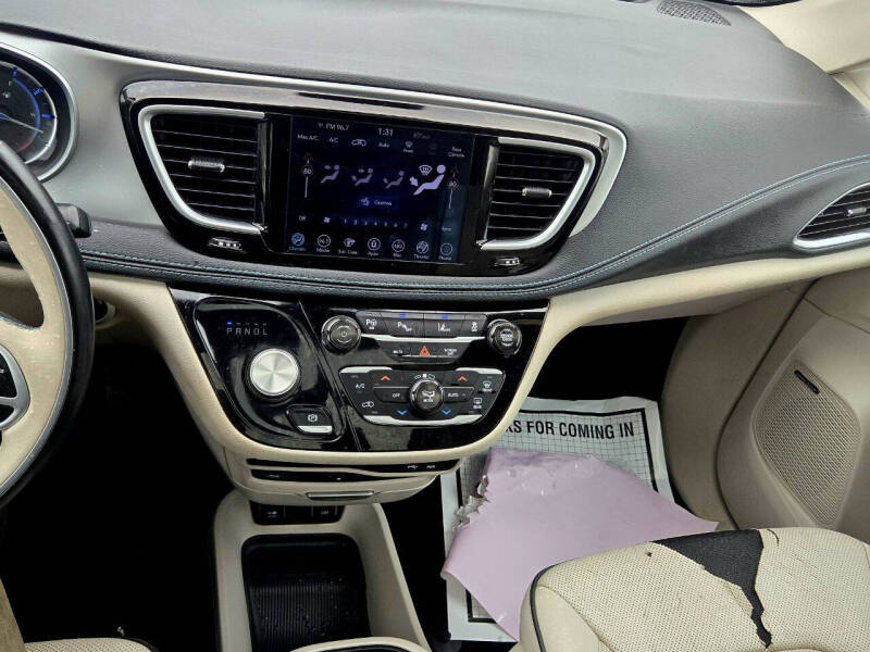 2018 Chrysler Pacifica Hybrid Limited