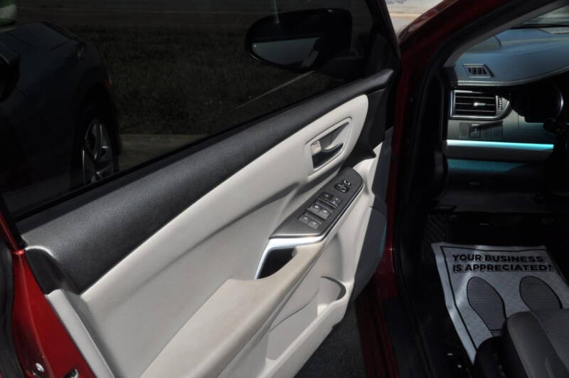 2016 Toyota Camry LE