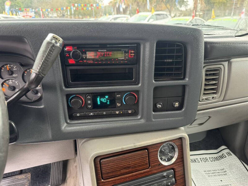 2004 Cadillac Escalade