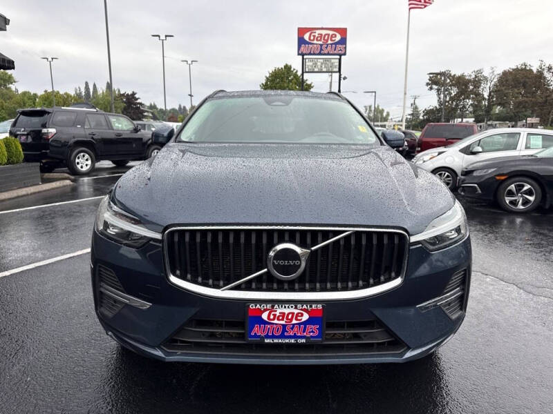 2022 Volvo XC60 B5 Momentum