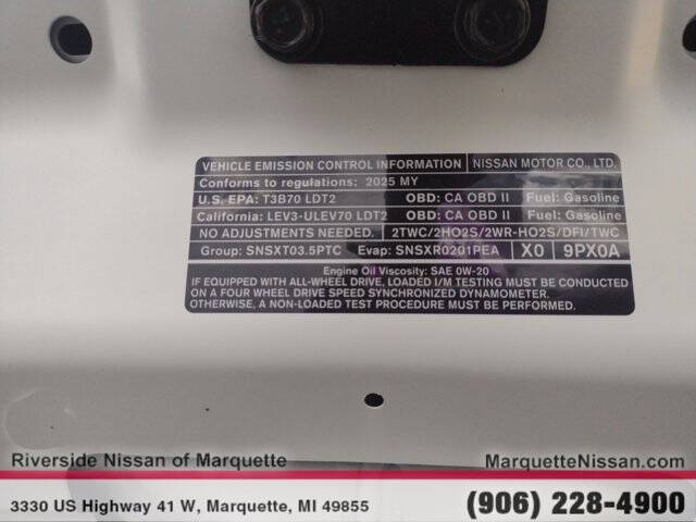 2025 Nissan Pathfinder SL