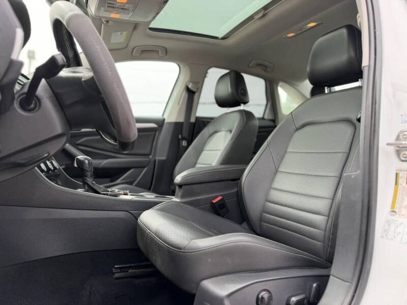 2021 Volkswagen Jetta R-Line