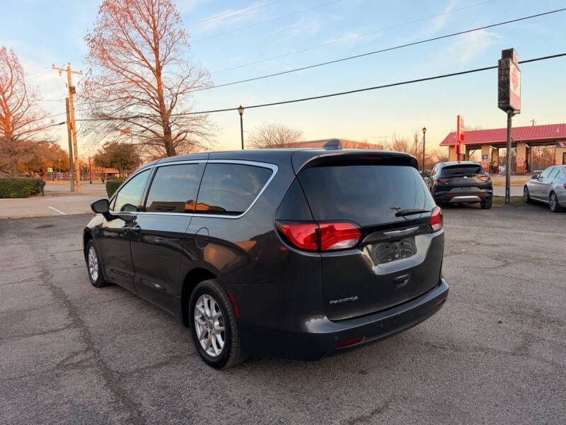 2019 Chrysler Pacifica LX
