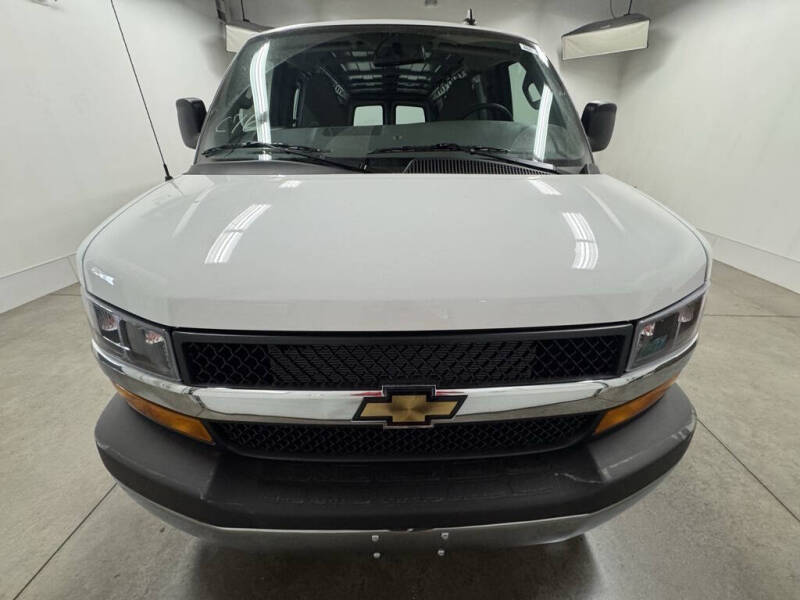 2025 Chevrolet Express 2500