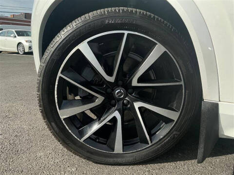 2019 Volvo XC90 T6 Momentum