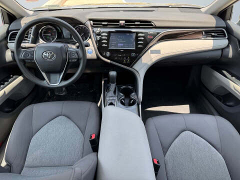 2020 Toyota Camry Hybrid LE