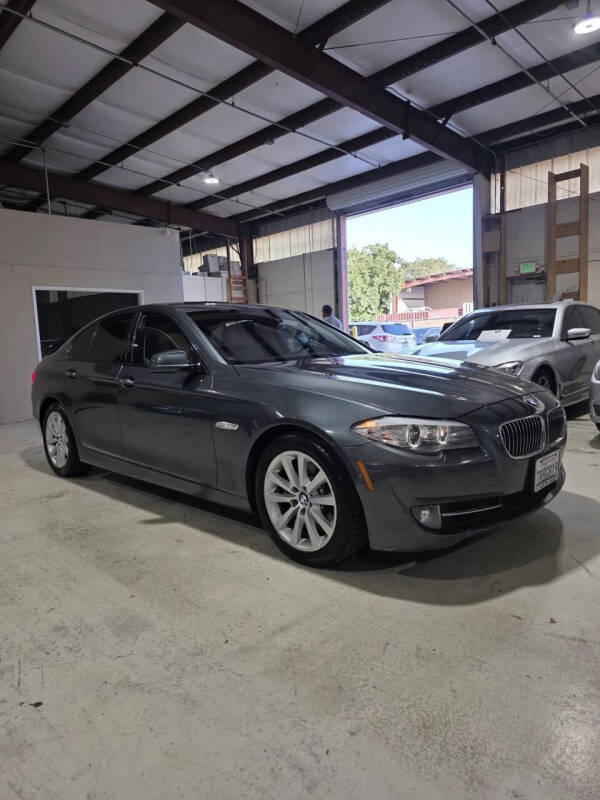 2011 BMW 5 Series 528i