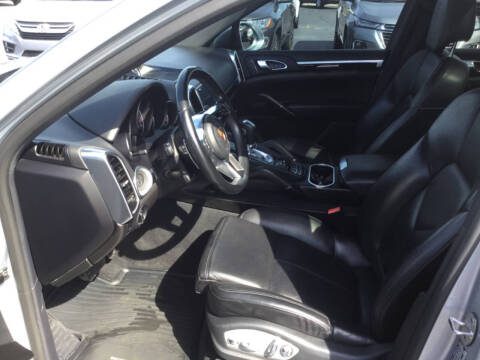 2018 Porsche Cayenne Platinum Edition