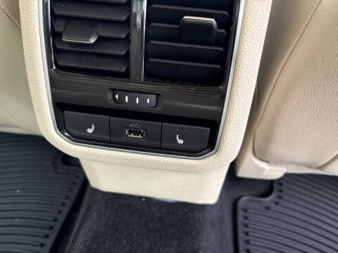 2018 Volkswagen Passat 2.0T SEL Premium