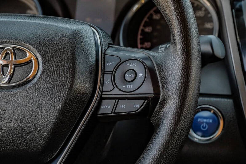 2020 Toyota Camry Hybrid LE