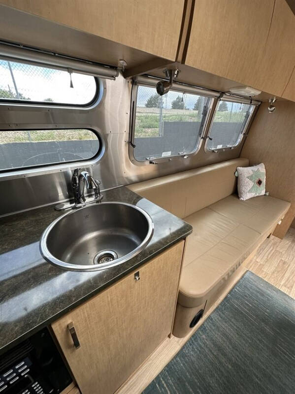2015 Airstream Flying Clo