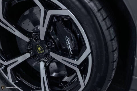 2025 Lamborghini Urus SE