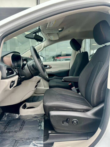 2017 Chrysler Pacifica LX