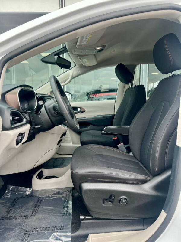 2017 Chrysler Pacifica LX