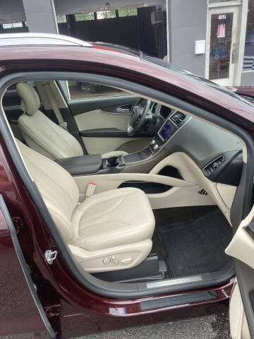 2019 Lincoln Nautilus Select