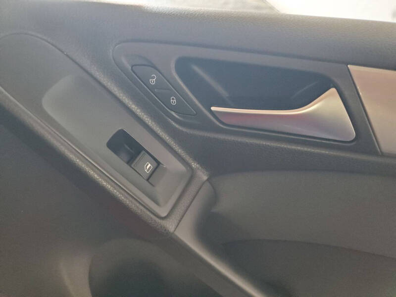 2013 Volkswagen Golf 2.5L PZEV