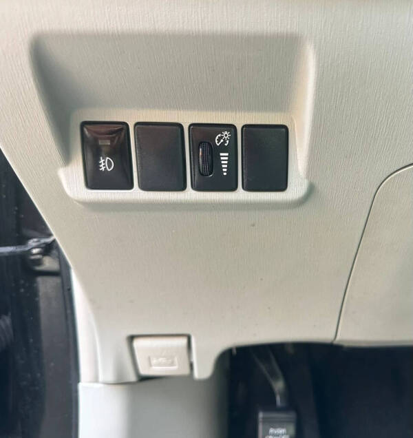 2013 Toyota Prius v Three