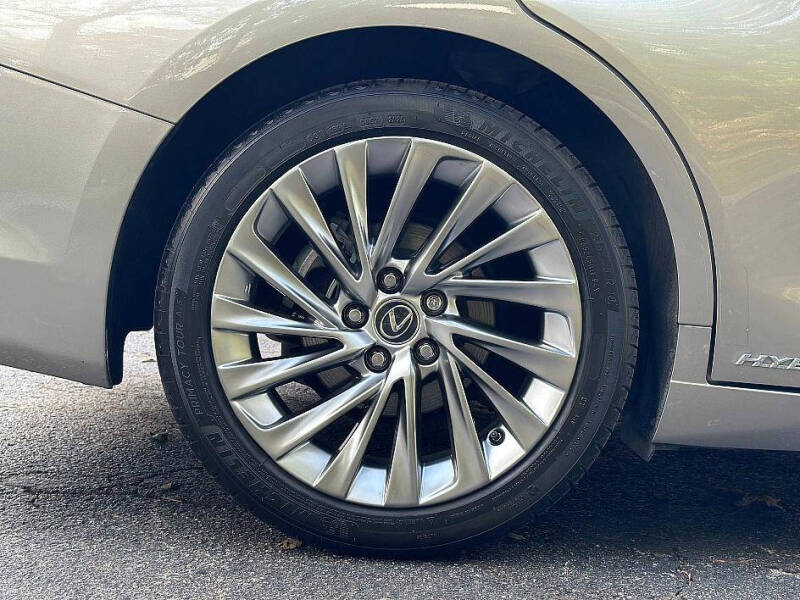 2021 Lexus ES 300h Ultra Luxury