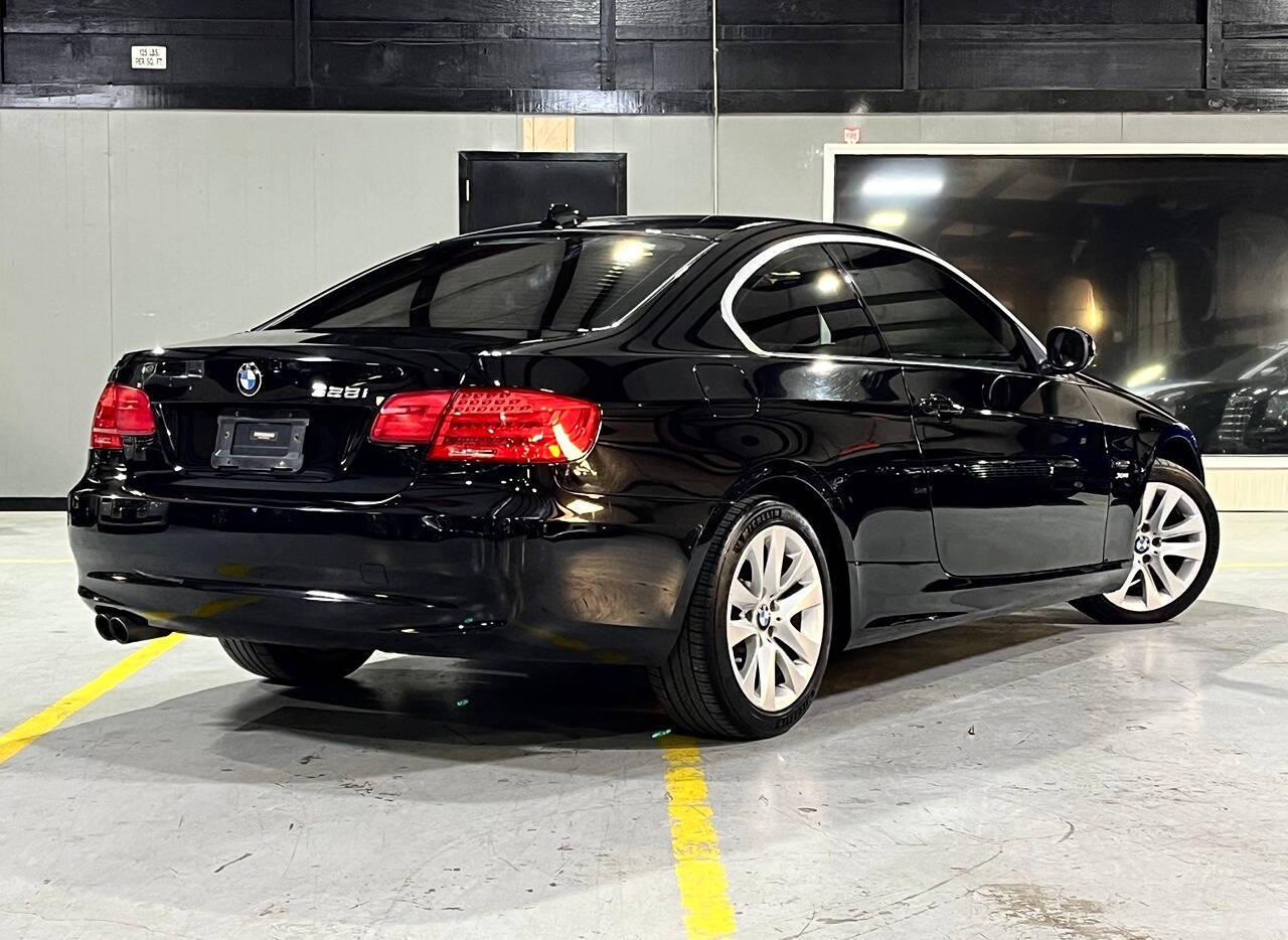 2011 BMW 3 Series for sale at Carnival Car Company in Victoria, TX