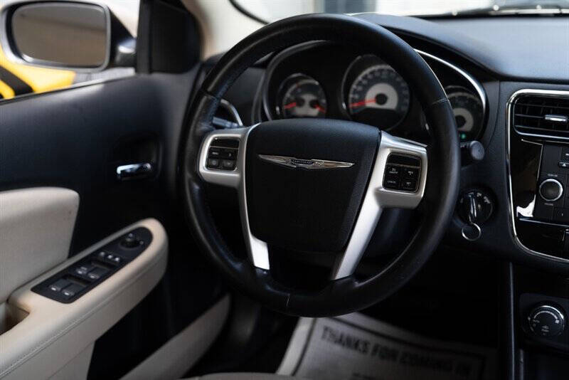 2011 Chrysler 200 Touring