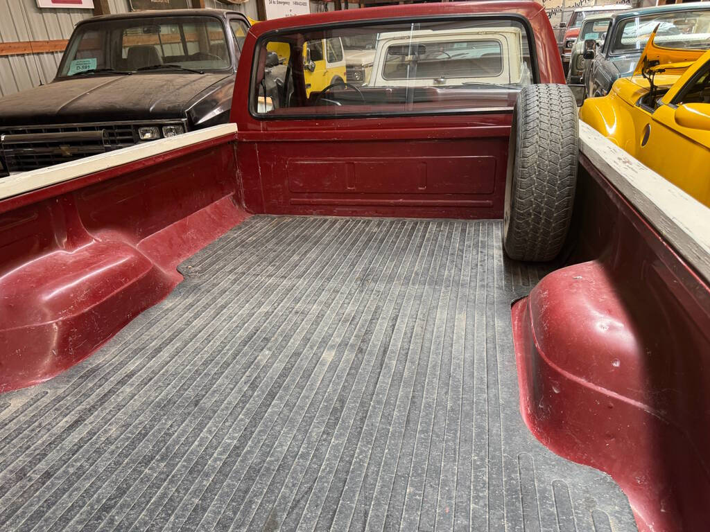 1986 Ford F-150 32