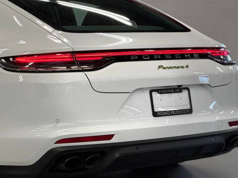 2023 Porsche Panamera 4 E-Hybrid Platinum Edition