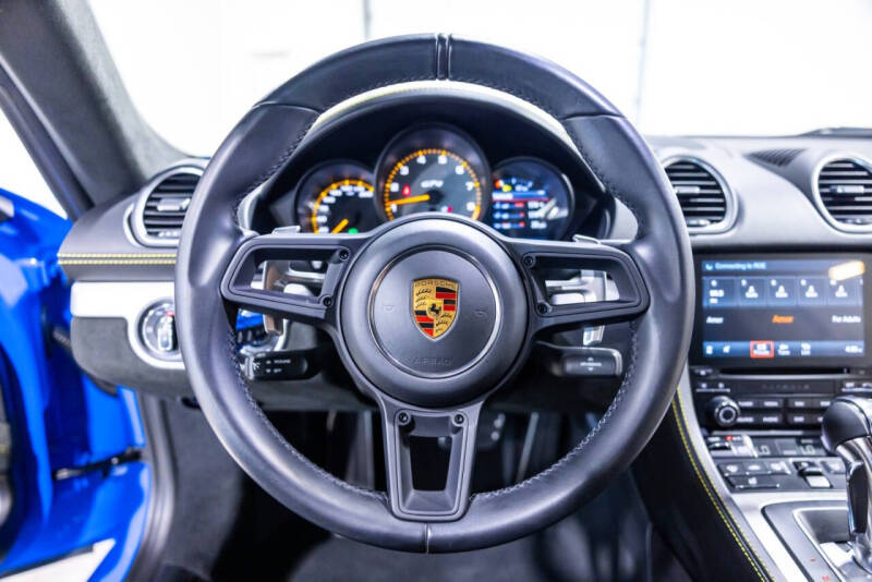 2022 Porsche 718 Cayman GT4