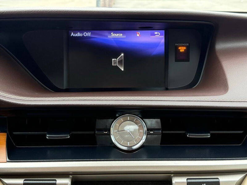 2017 Lexus ES 300h