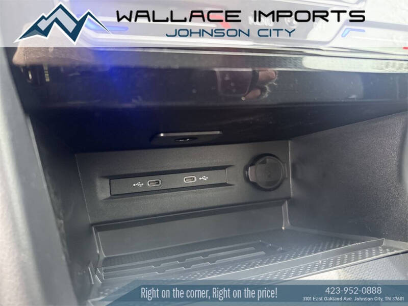 2026 Volkswagen Taos SE Black 4Motion