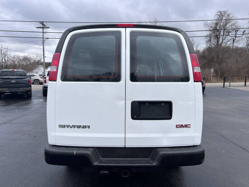 2017 GMC Savana 2500