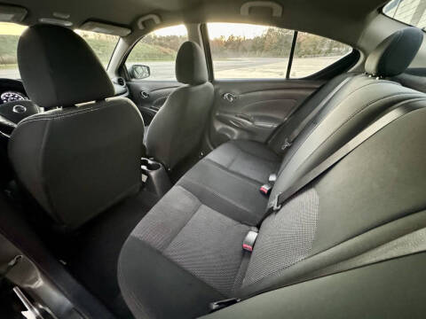 2019 Nissan Versa SV