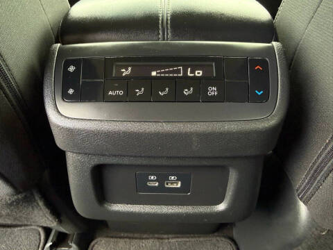 2023 Nissan Pathfinder SV